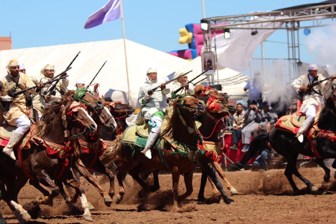 أقرمود تسدل الستار على مهرجان التبوريدة في أجواء جماهيرية حاشدة. 3 1000499403