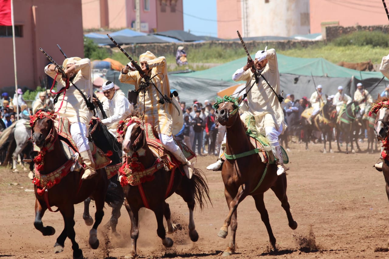 أقرمود تسدل الستار على مهرجان التبوريدة في أجواء جماهيرية حاشدة. 4 1000499404