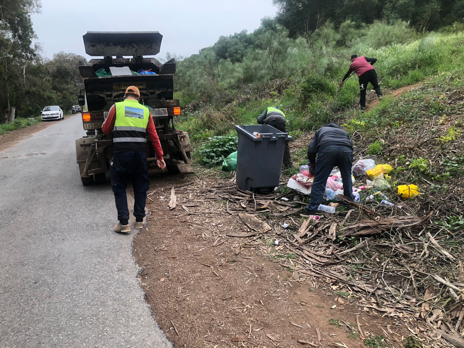 شباب تعاونية سيدي بوغابة… حُرّاس الطبيعة في مواجهة التلوث والحرائق 1 IMG 20260409 WA0081