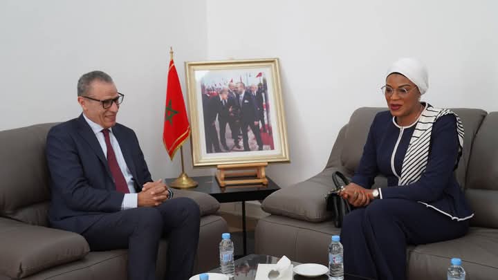 لقاء يجمع رئيس جامعة عبد المالك السعدي بوزيرة التعليم العالي والبحث العلمي والابتكار بجمهورية غينيا، 1 IMG 20260415 WA0182